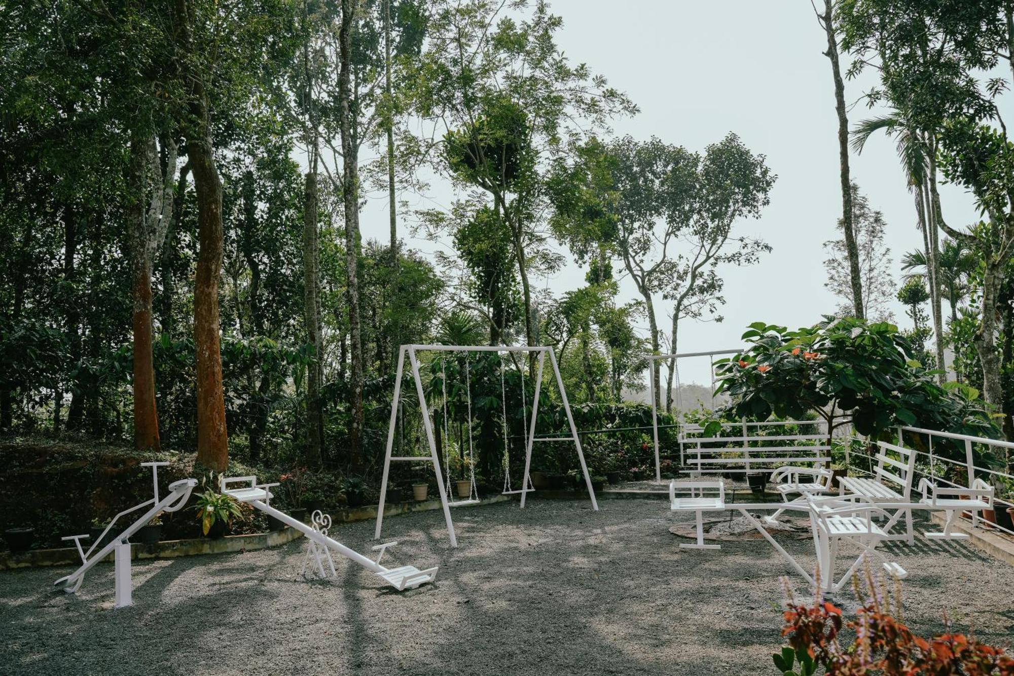 Haze Woods Resort Vaduvanchal Exterior foto