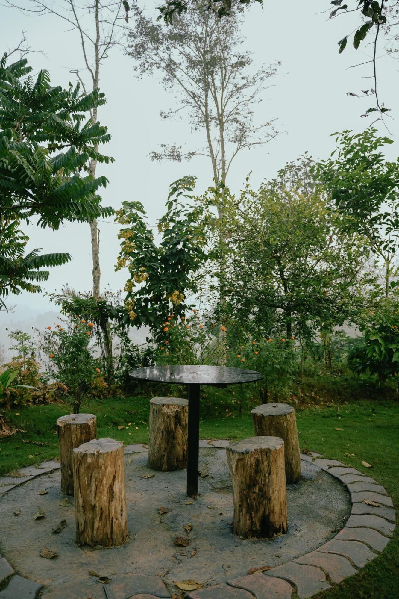 Haze Woods Resort Vaduvanchal Exterior foto