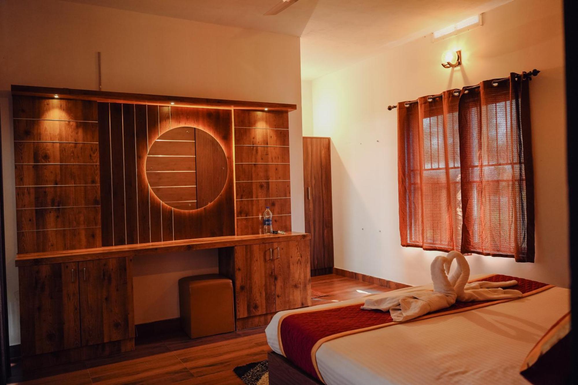 Haze Woods Resort Vaduvanchal Exterior foto